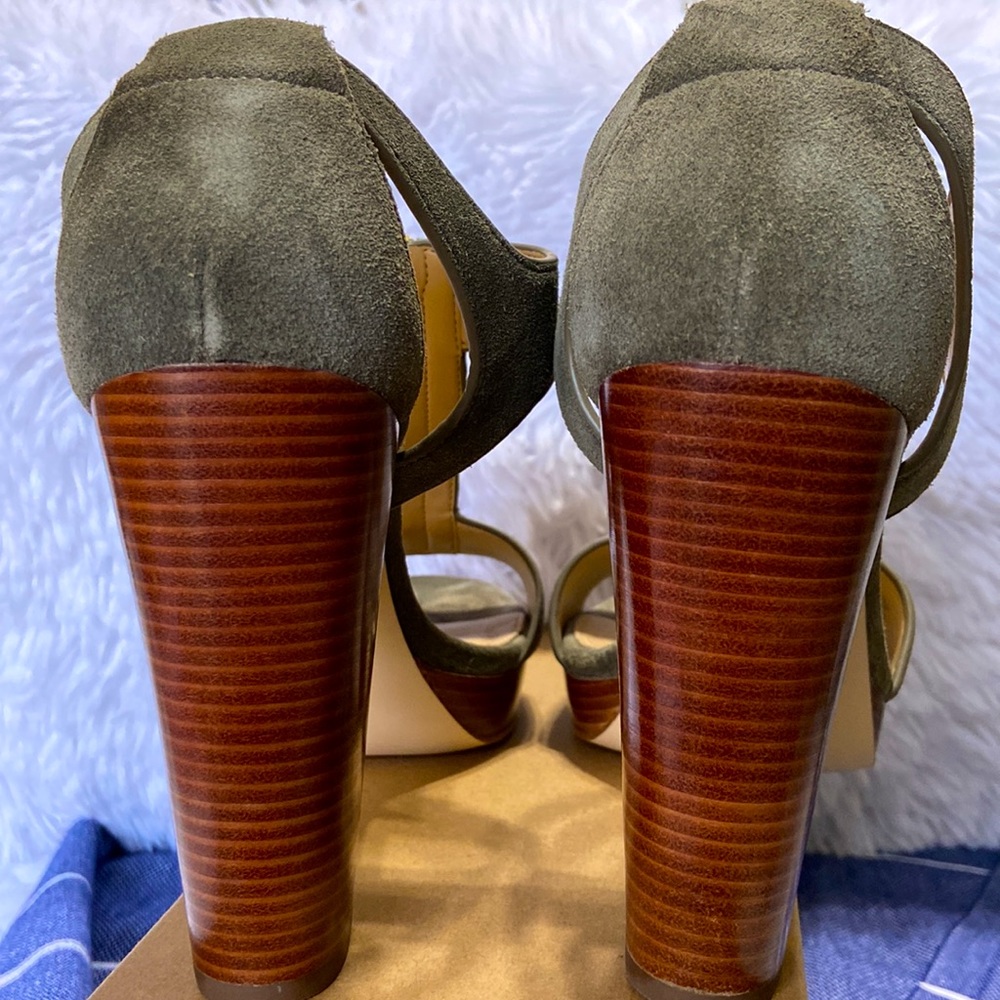 Michael Kors Olive Green Suede Platform Heels with Wood-Effect Block Heel - Picture 5 of 10